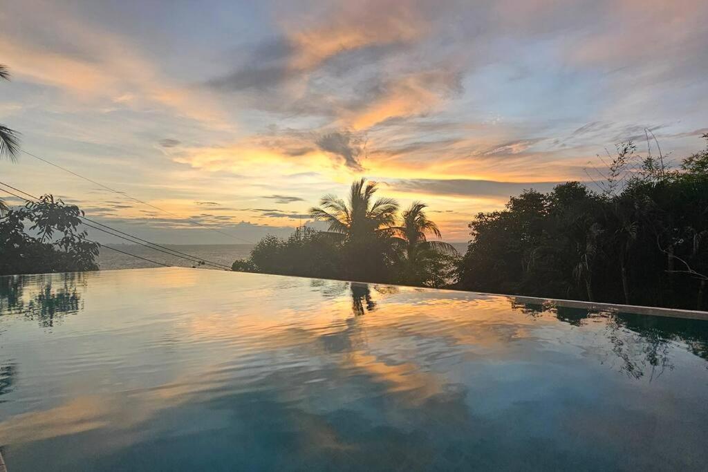 Villa Banico Sunset Island パンガン島 エクステリア 写真